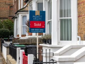 Photo of house sold sign