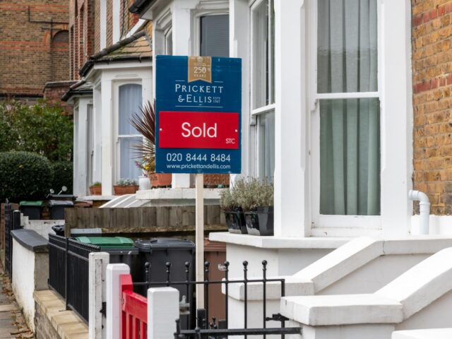 Photo of house sold sign